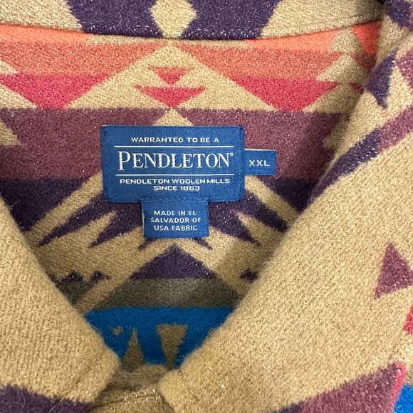Like new Mens Pendleton Coat - Picture 3 of 4